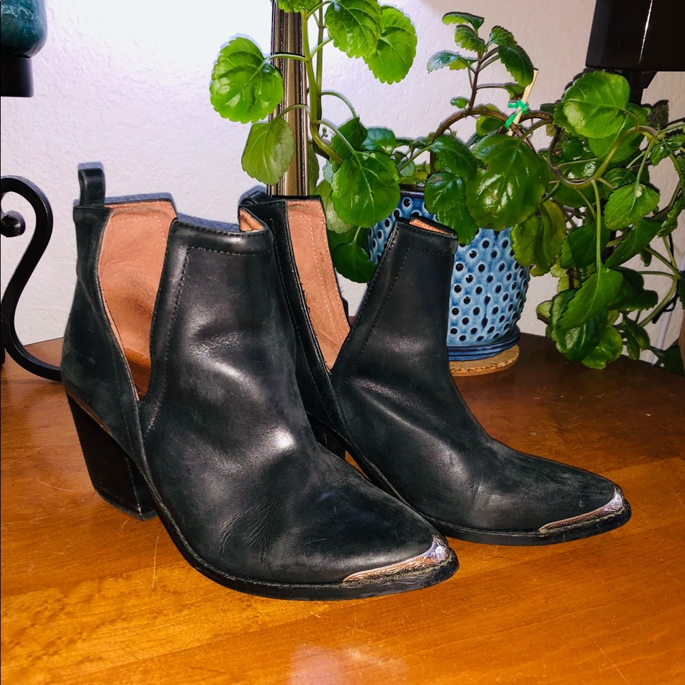 Jeffrey Campbell Cromwell boots